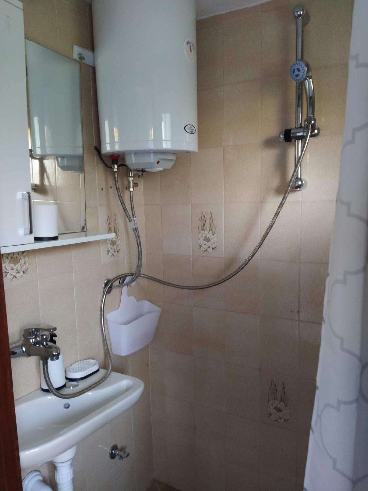 Guest House Bee Visoko Dış mekan fotoğraf